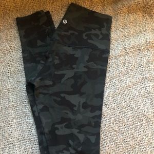 Lululemon Align Pant - Camouflage Size 6 NWT